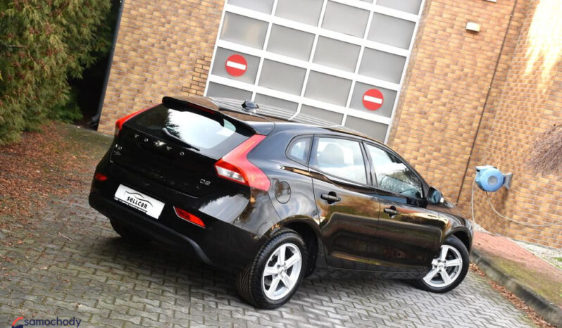 VOLVO V40  | FWD (przód) | Manualna | 120 KM | Czarny full