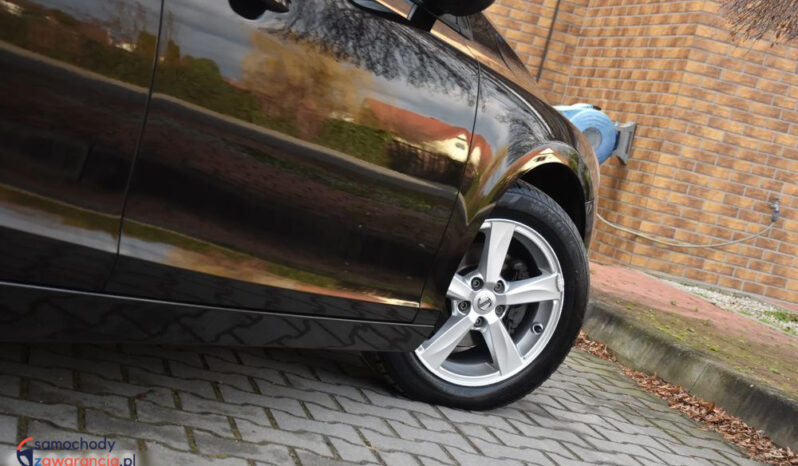 VOLVO V40  | FWD (przód) | Manualna | 120 KM | Czarny full