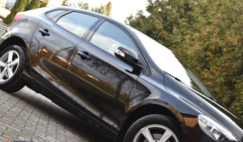 VOLVO V40  | FWD (przód) | Manualna | 120 KM | Czarny full