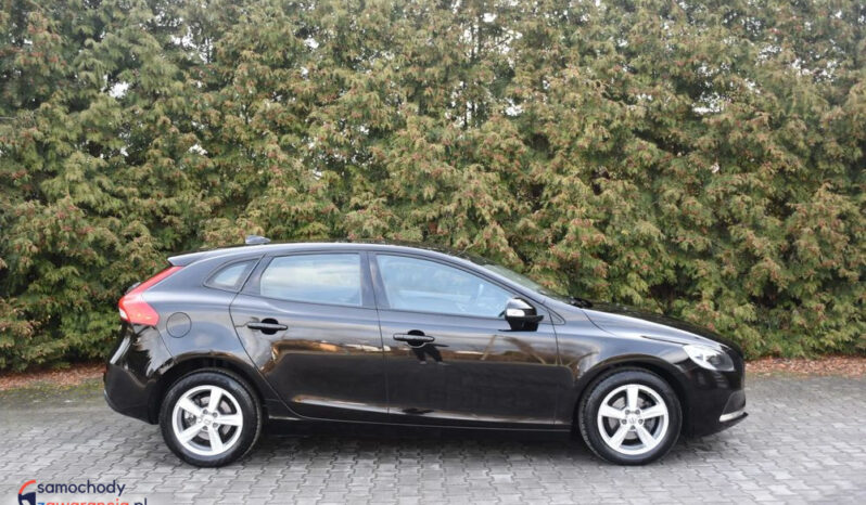 VOLVO V40  | FWD (przód) | Manualna | 120 KM | Czarny full