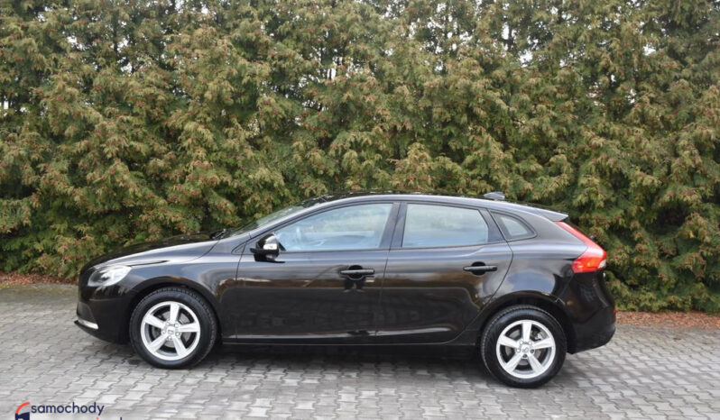 VOLVO V40  | FWD (przód) | Manualna | 120 KM | Czarny full