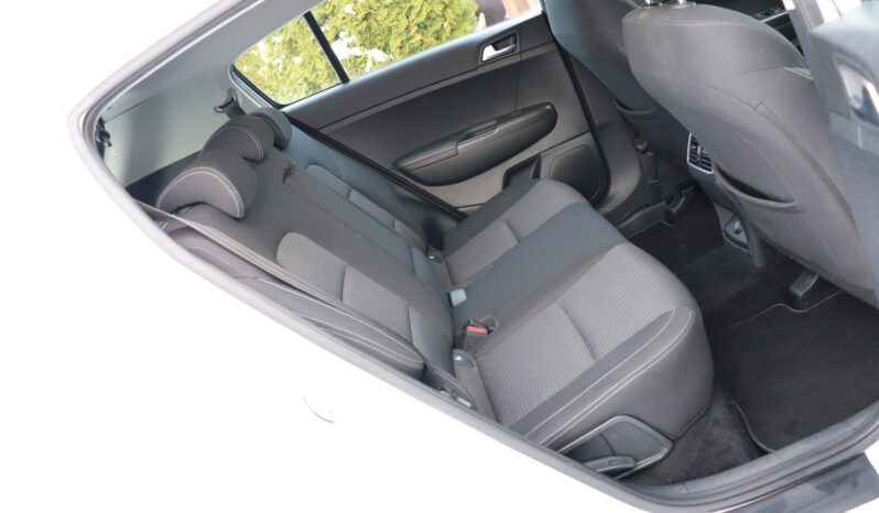 KIA Sportage  | 2019 | 116 KM | 1598cm3 | Biały full