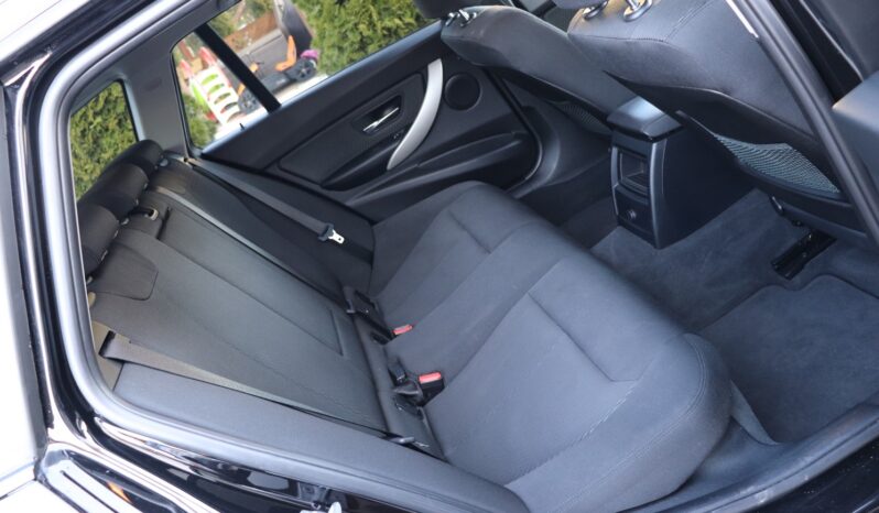 BMW Seria 3 | 2019 | 150 KM | 1995cm3 | Czarny full