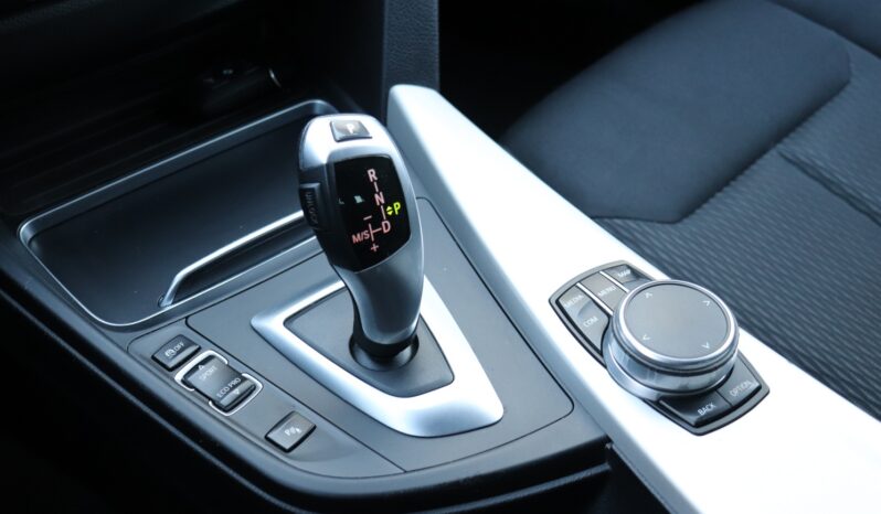 BMW Seria 3 | 2019 | 150 KM | 1995cm3 | Czarny full