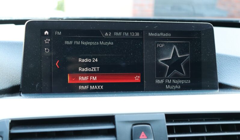 BMW Seria 3 | 2019 | 150 KM | 1995cm3 | Czarny full