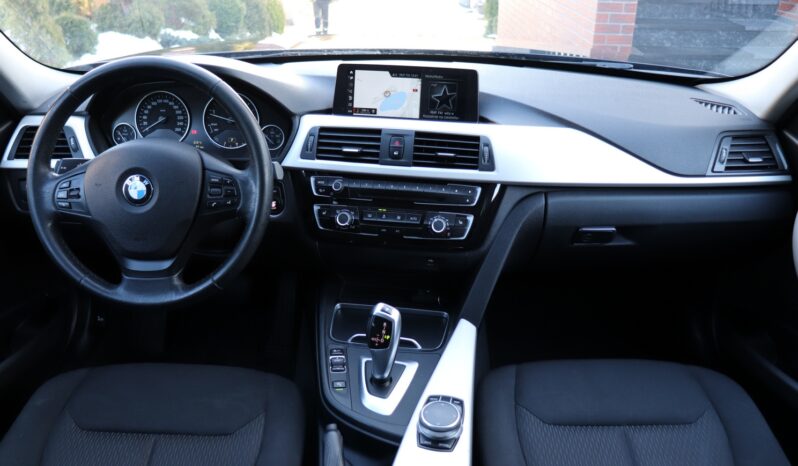 BMW Seria 3 | 2019 | 150 KM | 1995cm3 | Czarny full