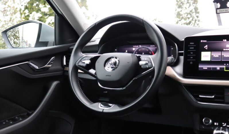 SKODA Scala | 2022 | 150 KM | 1498cm3 | Srebrny full