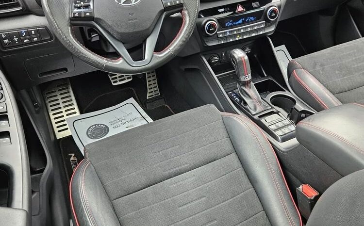 HYUNDAI Tucson  | FWD (przód) | Automatyczna | 136 KM | Czerwony full