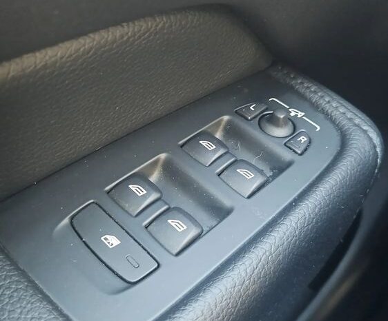 VOLVO XC 60 | FWD (przód) | Automatyczna | 190 KM | Szary full