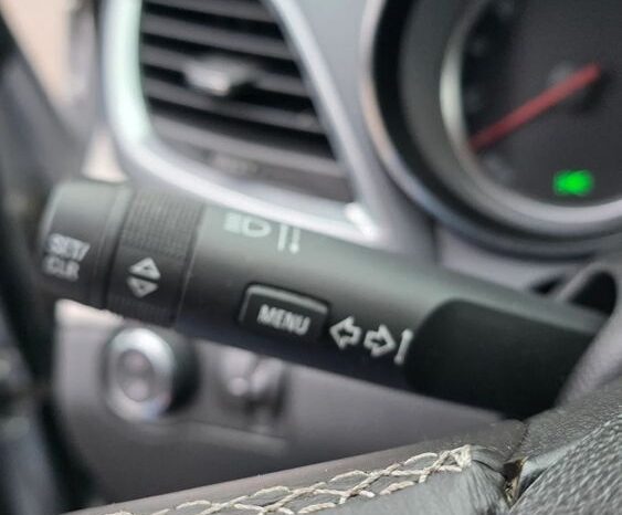 OPEL Mokka  | 4×4 (stały) | Manualna | 140 KM | Srebrny full