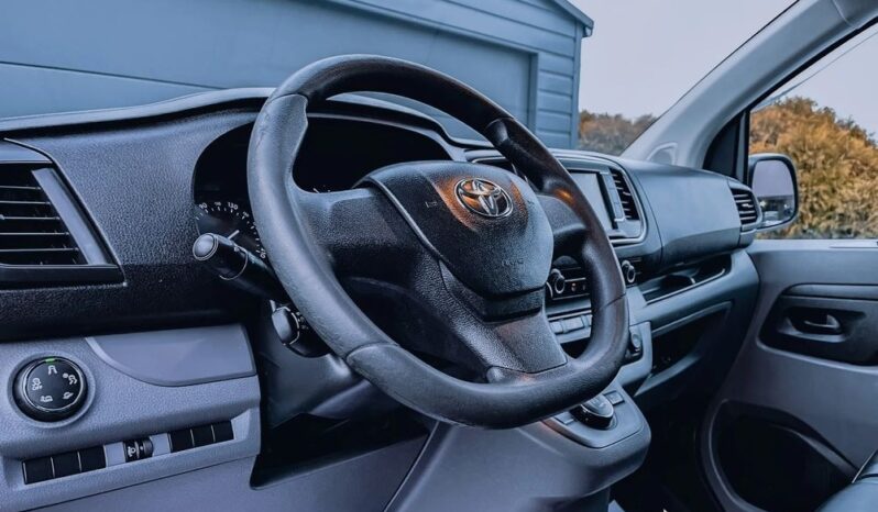 TOYOTA ProAce | FWD (przód) | Automatyczna | 177 KM | Srebrny full