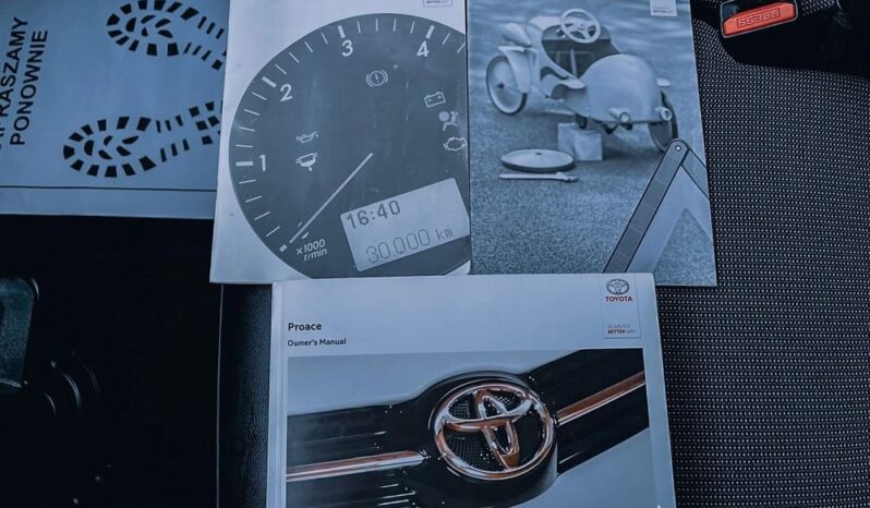TOYOTA ProAce | FWD (przód) | Automatyczna | 177 KM | Srebrny full
