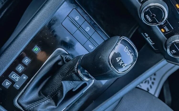 SKODA Octavia  | 4×4 (doł. automatycznie) | Automatyczna | 184 KM | Biały full