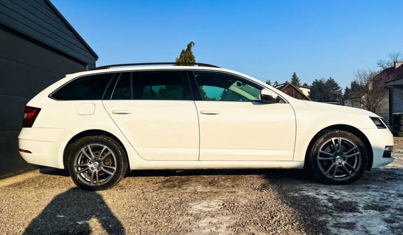 SKODA Octavia  | 4×4 (doł. automatycznie) | Automatyczna | 184 KM | Biały full