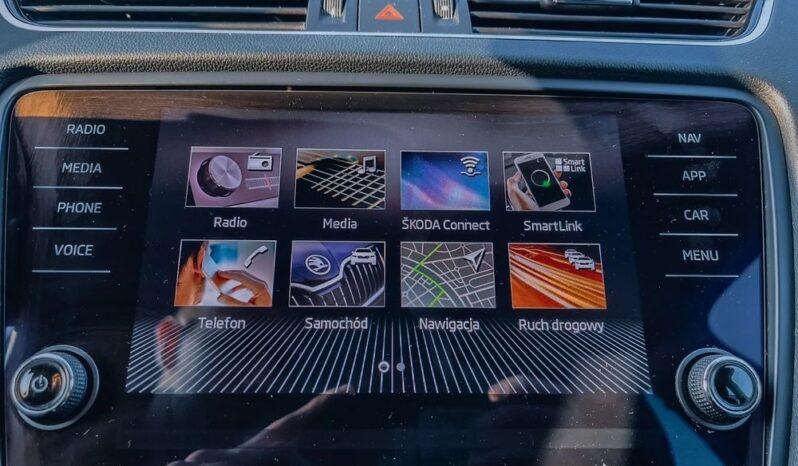SKODA Octavia  | 4×4 (doł. automatycznie) | Automatyczna | 184 KM | Biały full