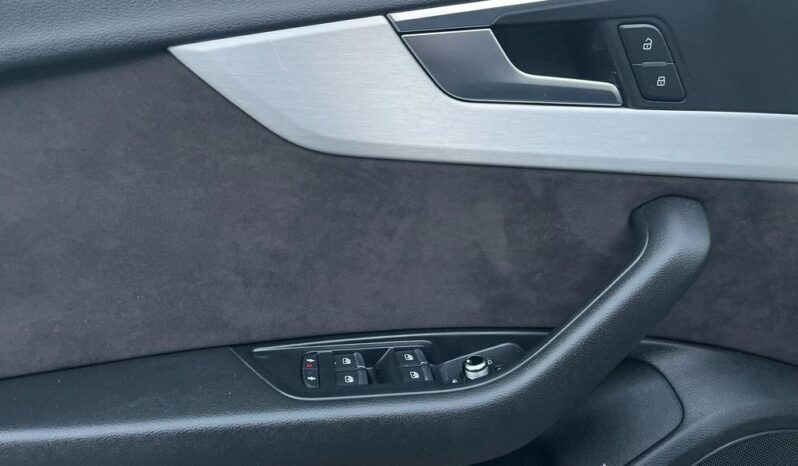 AUDI A4 Avant | 4×4 (doł. automatycznie) | Automatyczna | 190 KM | Czarny full