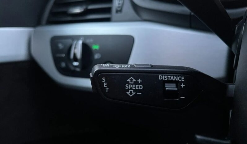 AUDI A4 Avant | 4×4 (doł. automatycznie) | Automatyczna | 190 KM | Czarny full