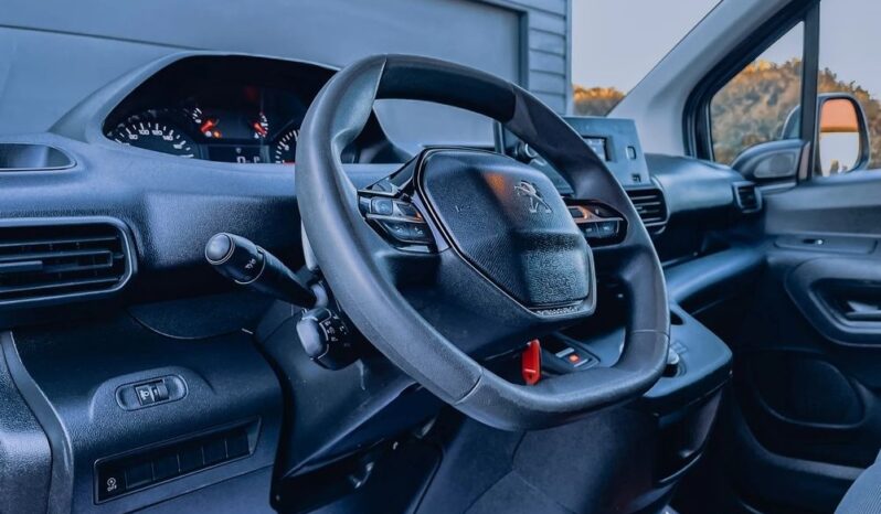 PEUGEOT Partner  | FWD (przód) | Automatyczna | 131 KM | Czerwony full