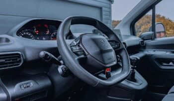 PEUGEOT Partner  | 4×4 (doł. ręcznie) | Manualna | 131 KM | Czerwony full