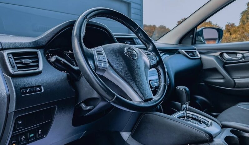 NISSAN Qashqai  | FWD (przód) | Automatyczna | 115 KM | Czerwony full