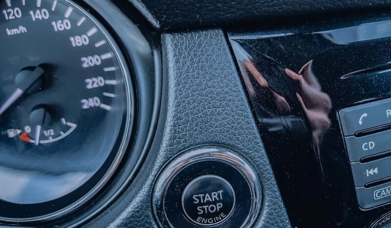 NISSAN Qashqai  | FWD (przód) | Automatyczna | 115 KM | Czerwony full