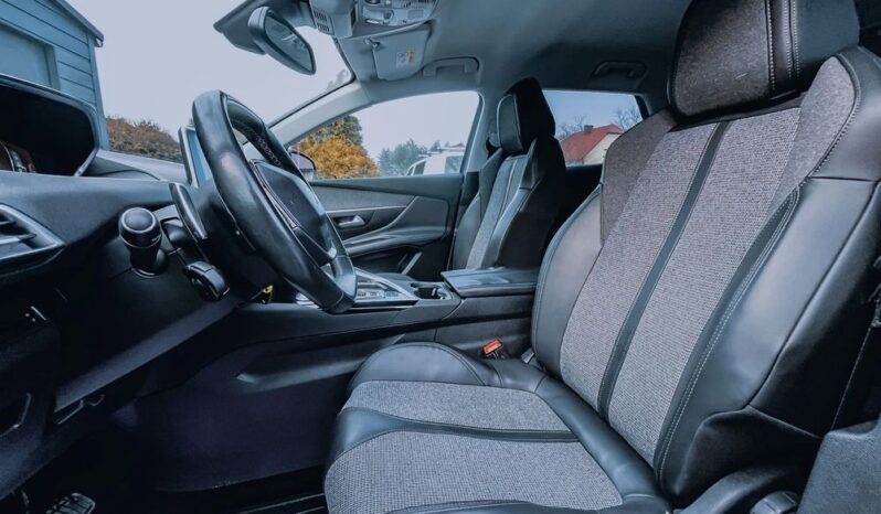 PEUGEOT 3008  | FWD (przód) | Automatyczna | 131 KM | Srebrny full