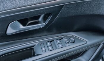 PEUGEOT 3008  | FWD (przód) | Automatyczna | 131 KM | Srebrny full