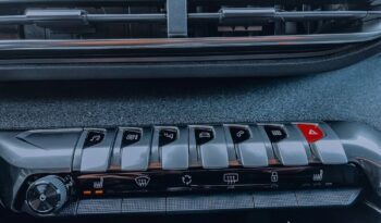 PEUGEOT 3008  | FWD (przód) | Automatyczna | 131 KM | Srebrny full