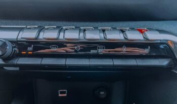 PEUGEOT 3008  | FWD (przód) | Automatyczna | 131 KM | Srebrny full