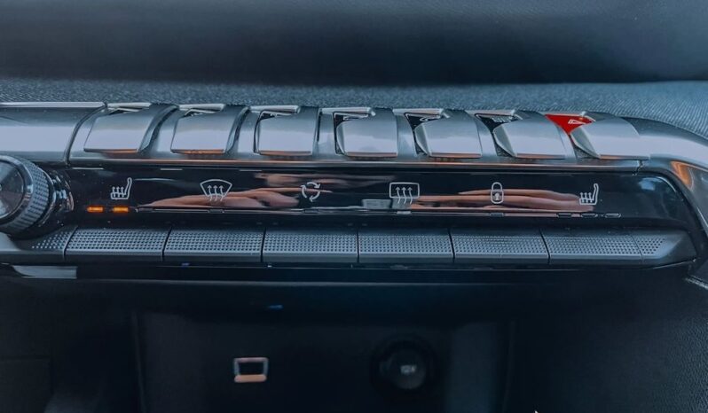 PEUGEOT 3008  | FWD (przód) | Automatyczna | 131 KM | Srebrny full