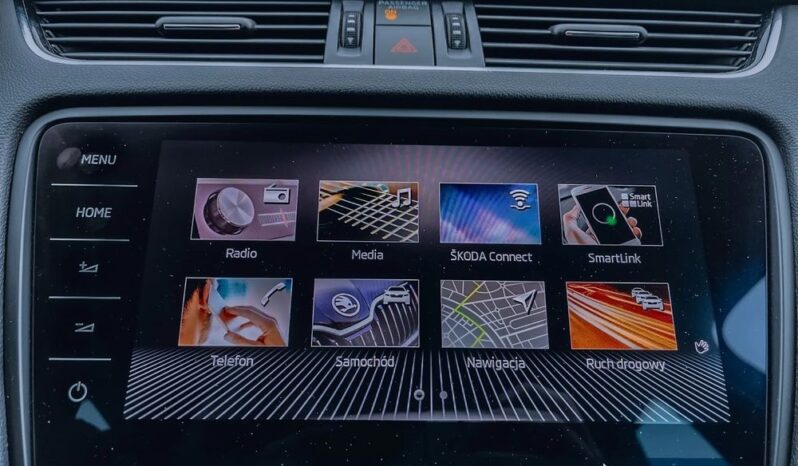 SKODA Octavia  | 4×4 (stały) | Automatyczna | 184 KM | Biały full