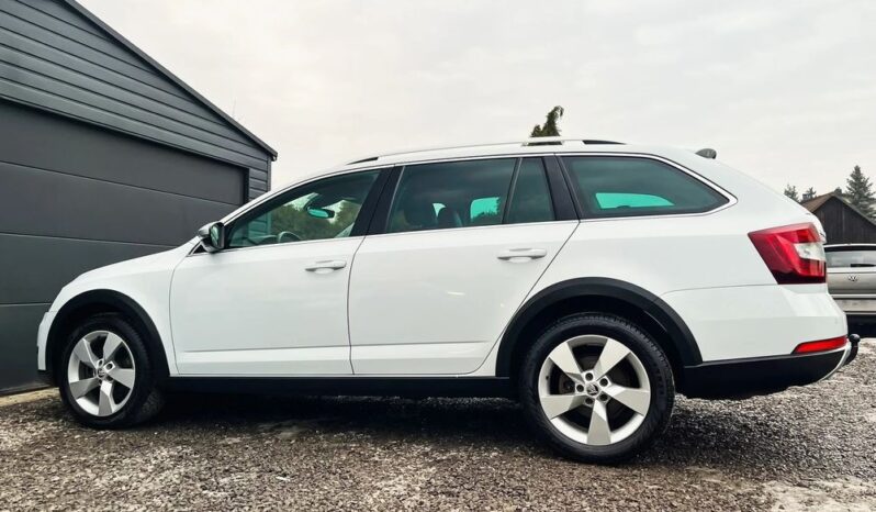SKODA Octavia  | 4×4 (stały) | Automatyczna | 184 KM | Biały full