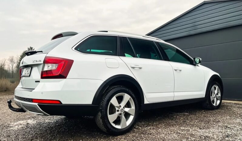 SKODA Octavia  | 4×4 (stały) | Automatyczna | 184 KM | Biały full