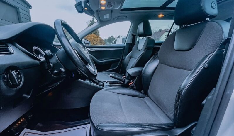 SKODA Octavia  | 4×4 (stały) | Automatyczna | 150 KM | Biały full