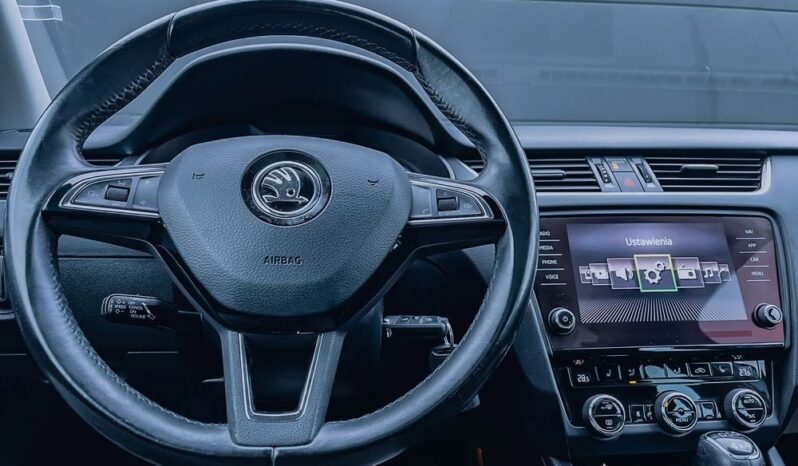 SKODA Octavia  | 4×4 (stały) | Automatyczna | 150 KM | Biały full