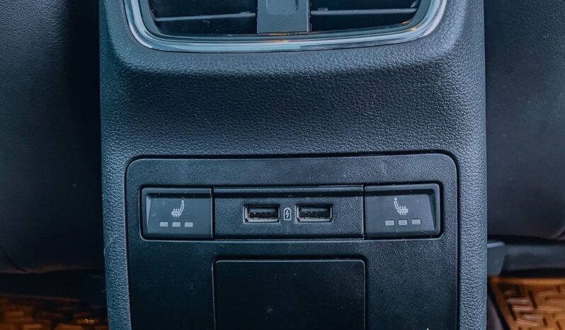 SKODA Octavia  | 4×4 (stały) | Automatyczna | 150 KM | Biały full