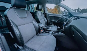 SKODA Octavia  | 4×4 (stały) | Automatyczna | 150 KM | Biały full