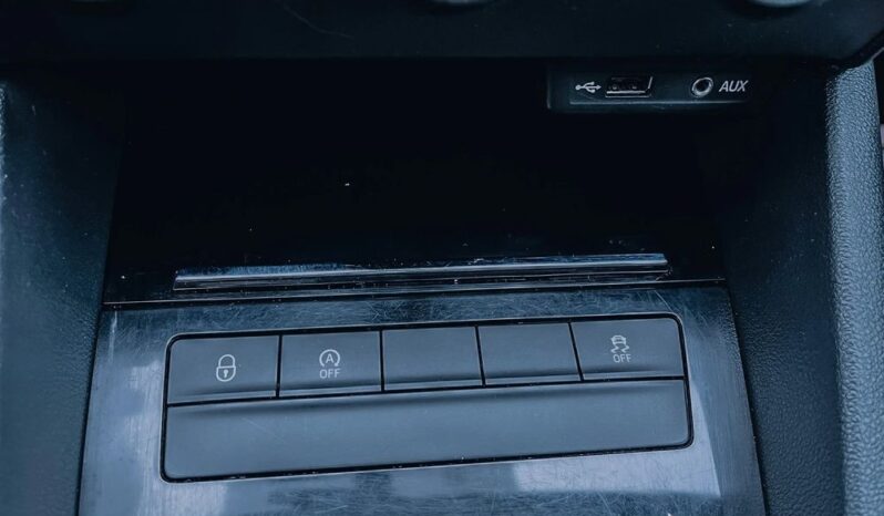 SKODA Octavia  | 4×4 (stały) | Automatyczna | 150 KM | Biały full