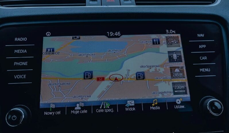 SKODA Octavia  | 4×4 (stały) | Automatyczna | 150 KM | Biały full