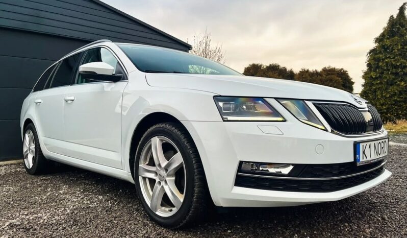 SKODA Octavia  | 4×4 (stały) | Automatyczna | 150 KM | Biały full