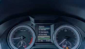 SKODA Octavia  | 4×4 (stały) | Automatyczna | 150 KM | Biały full