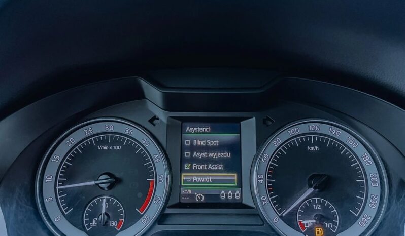 SKODA Octavia  | 4×4 (stały) | Automatyczna | 150 KM | Biały full