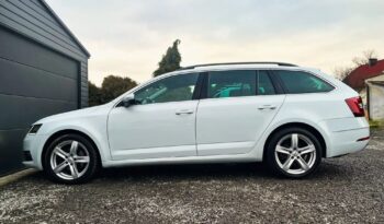 SKODA Octavia  | 4×4 (stały) | Automatyczna | 150 KM | Biały full