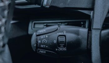 PEUGEOT 5008  | FWD (przód) | Automatyczna | 130 KM | Srebrny full