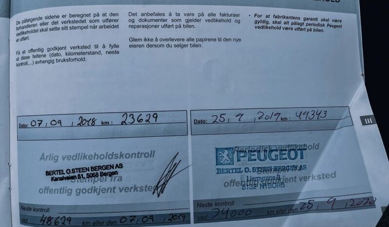 PEUGEOT 5008  | FWD (przód) | Automatyczna | 130 KM | Srebrny full