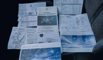 PEUGEOT 5008  | FWD (przód) | Automatyczna | 130 KM | Srebrny full