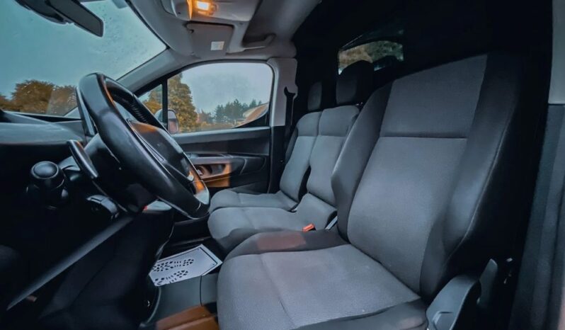 PEUGEOT Partner  | FWD (przód) | Automatyczna | 131 KM | Srebrny full