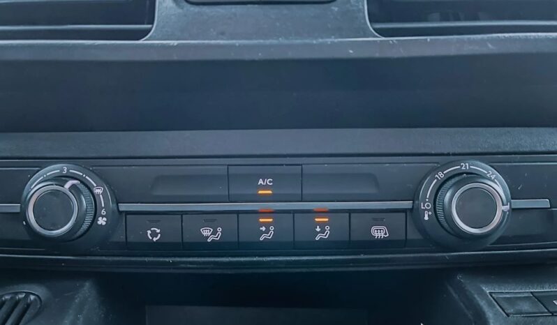 PEUGEOT Partner  | FWD (przód) | Automatyczna | 131 KM | Srebrny full