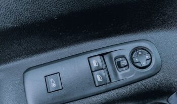 PEUGEOT Partner  | FWD (przód) | Automatyczna | 131 KM | Srebrny full