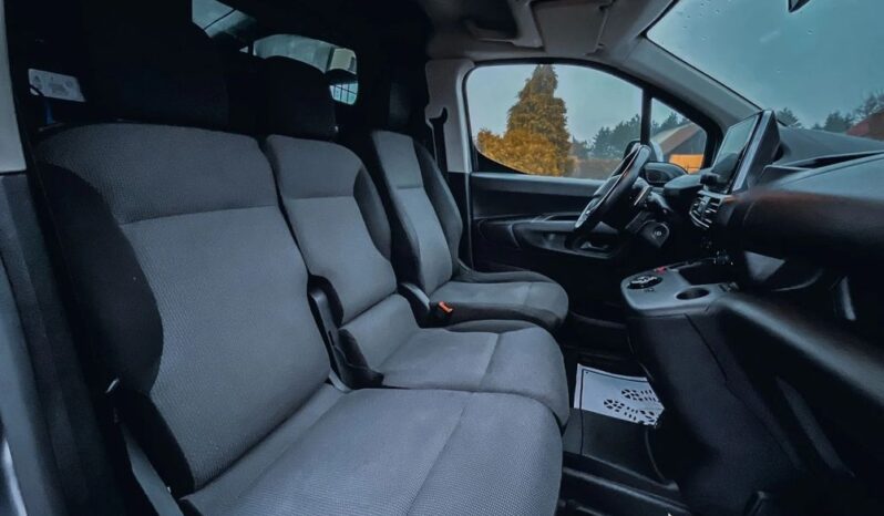 PEUGEOT Partner  | FWD (przód) | Automatyczna | 131 KM | Srebrny full